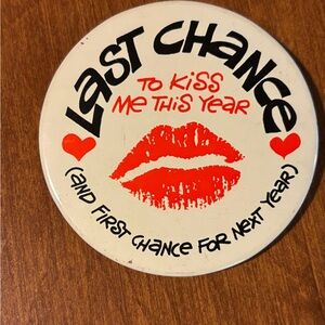 Vintage 1982 New Years Eve Pin